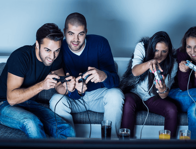 Gamers : jusqu'à 10 heures chaque jour collés à leur jeux vidéo