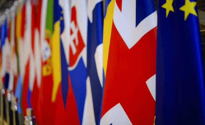SOUVERAINETE.jpg Gaia-X, dont le lancement est prévu début 2021, changera-t-il la donne ? Le projet imposera-t-il un nouvel équilibre des pouvoirs du cloud en Europe ?
